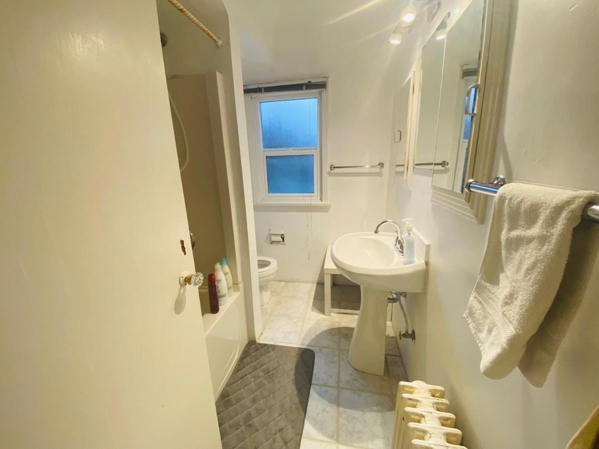 Artistic Apartment Near Downtown Victoria Zewnętrze zdjęcie